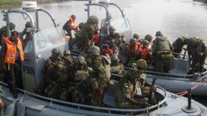 Read more about the article Navy retrieves stolen arms: The Navy successfully retrieves weapons, eliminates a vessel carrying stolen crude oil in Bayelsa.