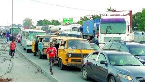 Read more about the article Drivers in Lagos will face vehicle impoundment if their vehicles lack proper license plates.