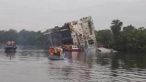 Read more about the article “One person confirmed dead and three individuals unaccounted for after an oil rig collapsed in Delta.”