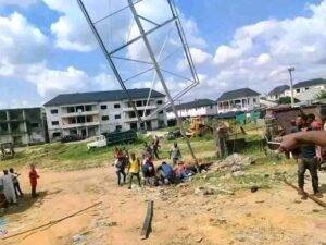 Read more about the article So Sad! Five Electrocuted While Erecting Billboard In Rivers